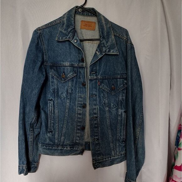Levi's truckers jacket  - Picture 1 of 9